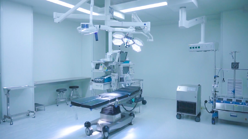 Ruang tindakan Klinik Utama JHC
